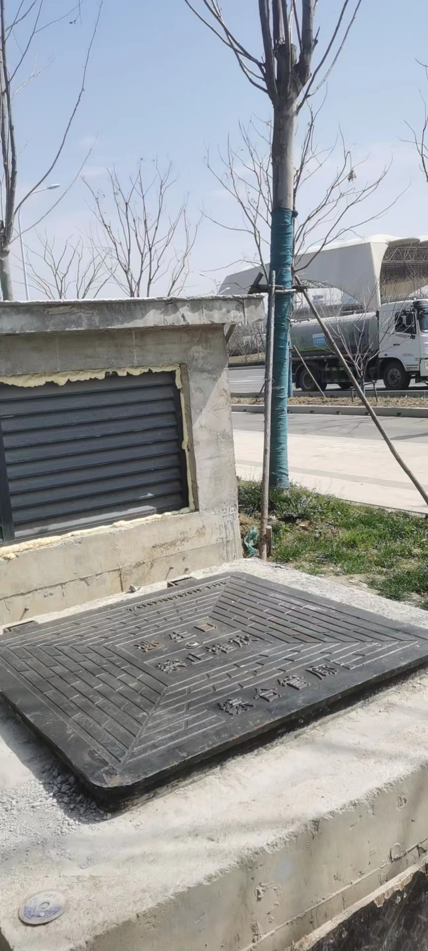 管廊液压井盖：以专业匠心 筑牢逃生通道安全防线