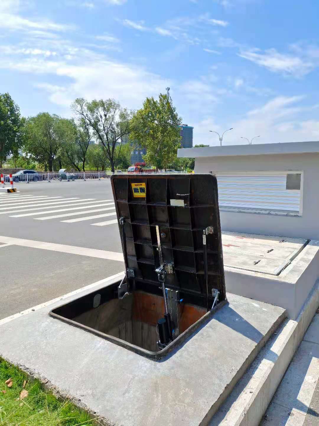 管廊液压井盖：低耗稳定守护，筑牢地下生命线入口防线